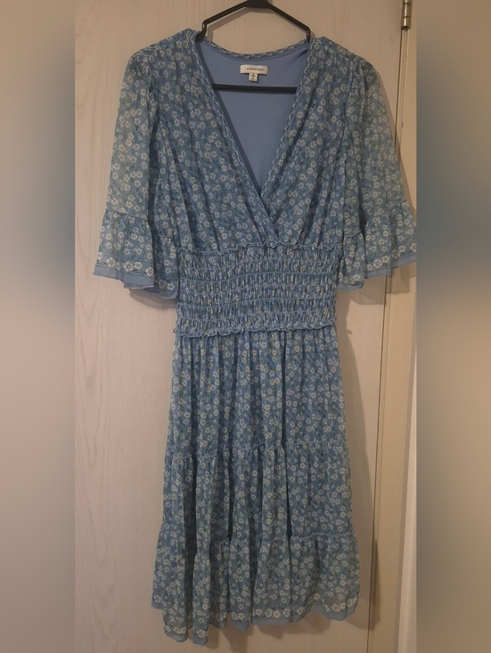 Max Studio Dresses & Skirts - Max Studio Blue Floral Smocked Waist Midi Dress (S)